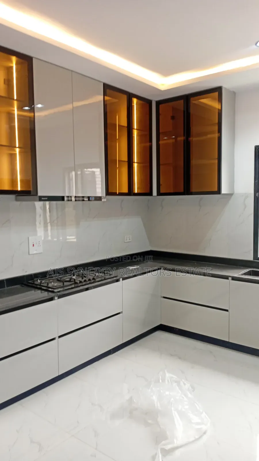 4bdrm Penthouse in Abraham Adesanya Estate for sale in Abraham Adesanya Estate