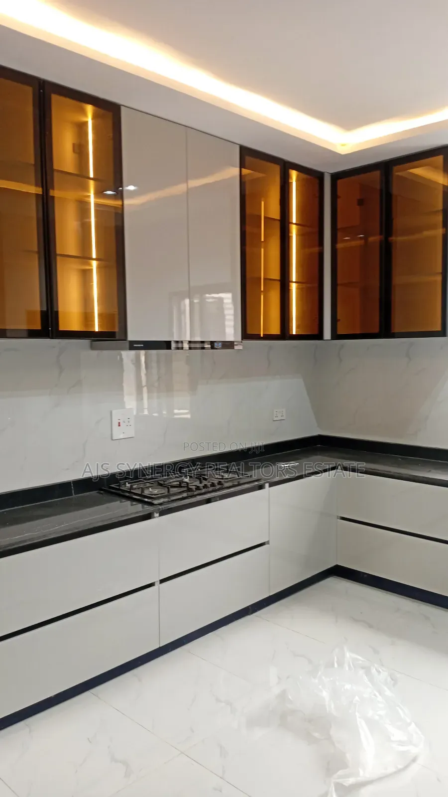 4bdrm Penthouse in Abraham Adesanya Estate for sale in Abraham Adesanya Estate