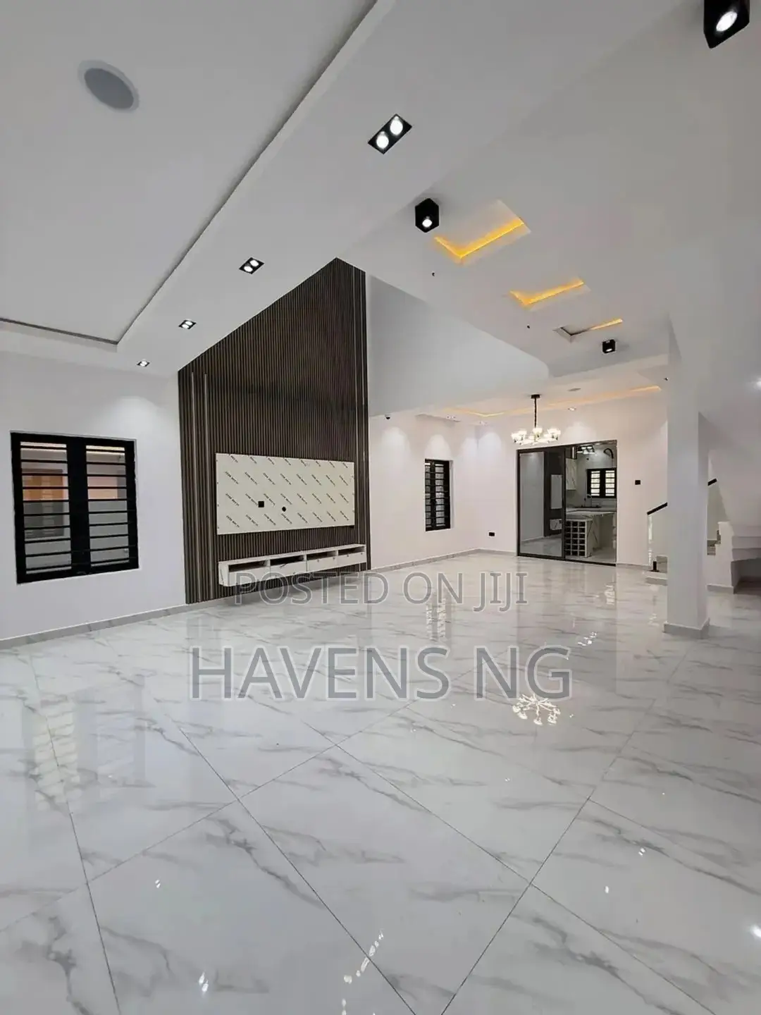 5bdrm Duplex in Ikota for sale in Ikota