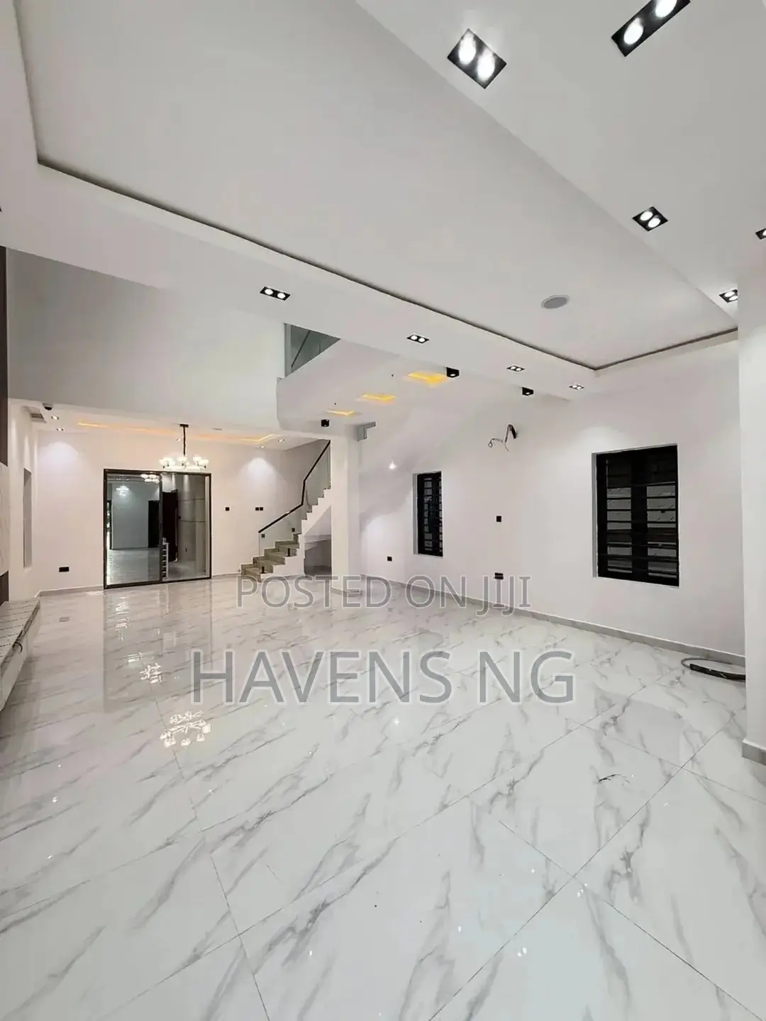5bdrm Duplex in Ikota for sale in Ikota