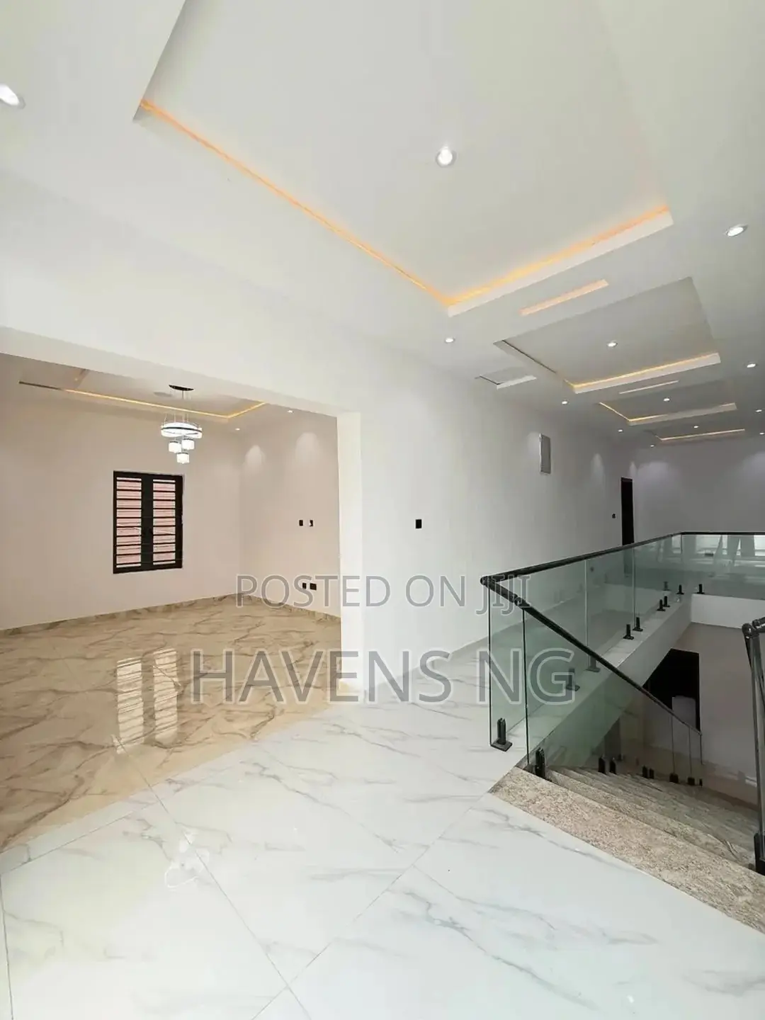 5bdrm Duplex in Ikota for sale in Ikota