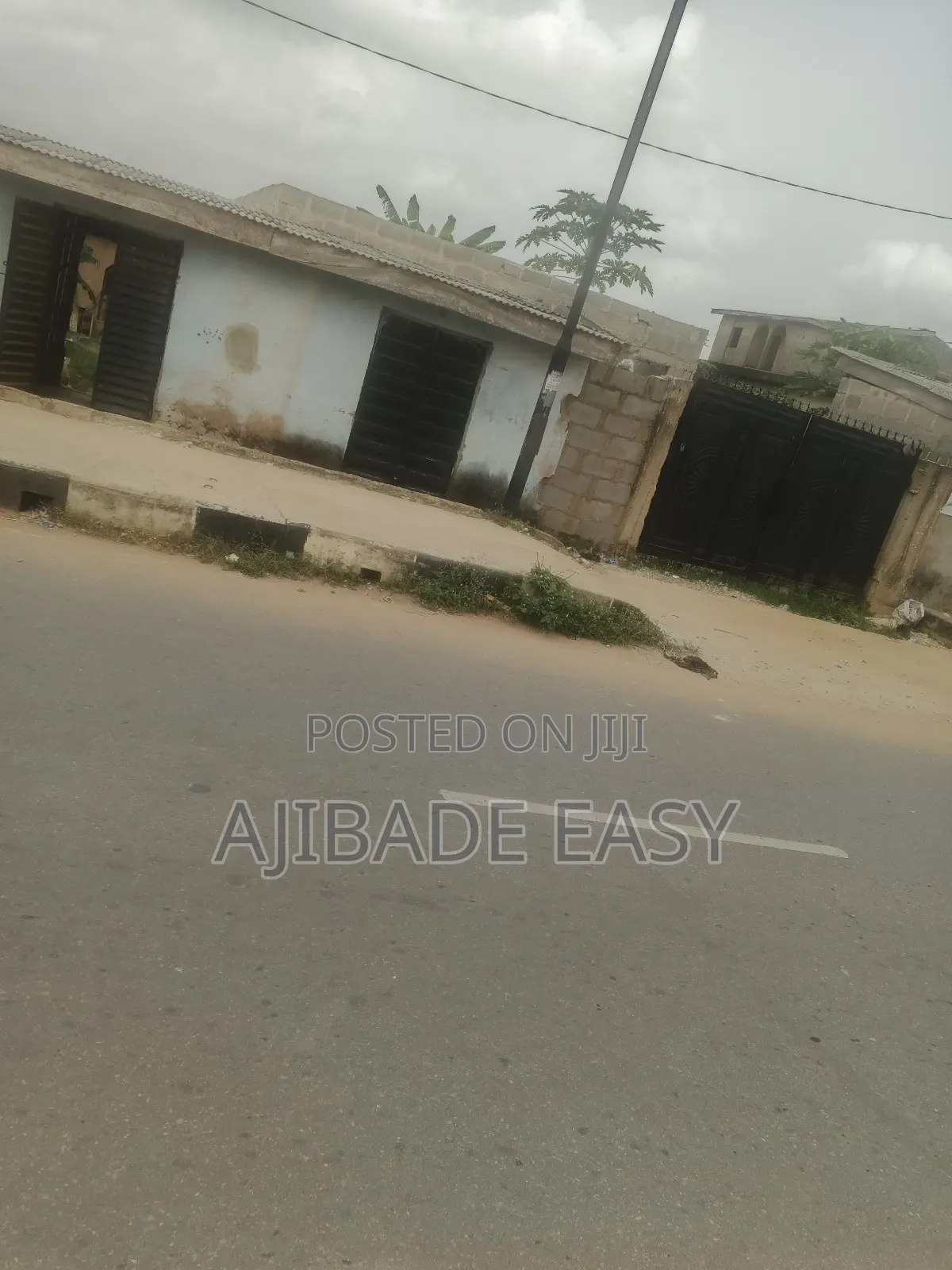 3bdrm Bungalow in Ayobo for sale in Ayobo