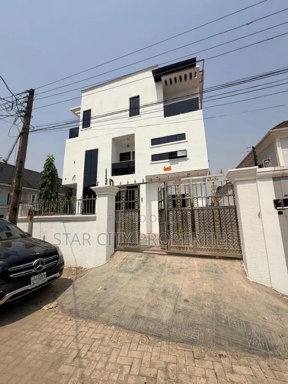 5bdrm Duplex in Opic Isheri North for sale in Isheri North