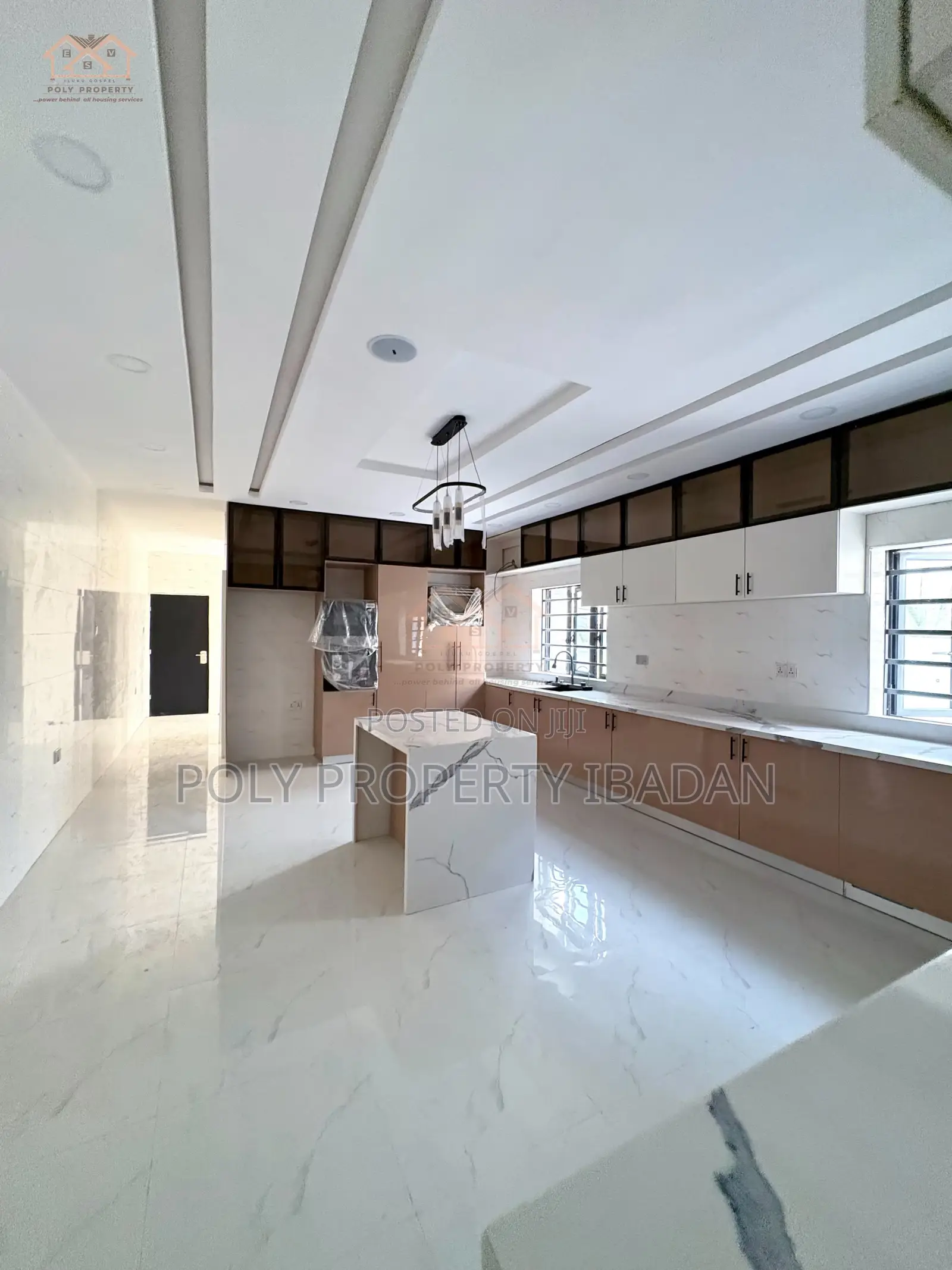 5bdrm Duplex in Olapade Agoro ,, Ibadan for sale in Ibadan