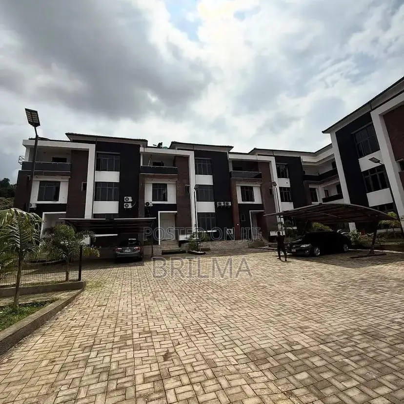 4bdrm Duplex in Kado for sale in Kado