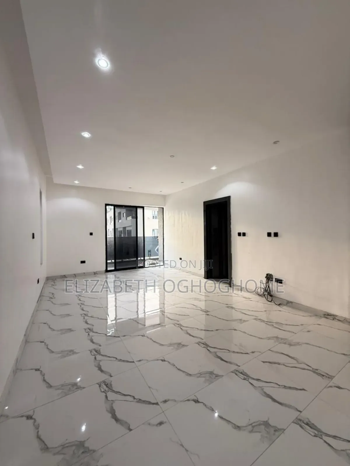 5bdrm Duplex in Ikota for sale in Ikota