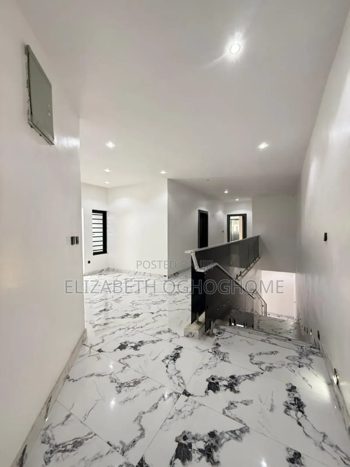 5bdrm Duplex in Ikota for sale in Ikota