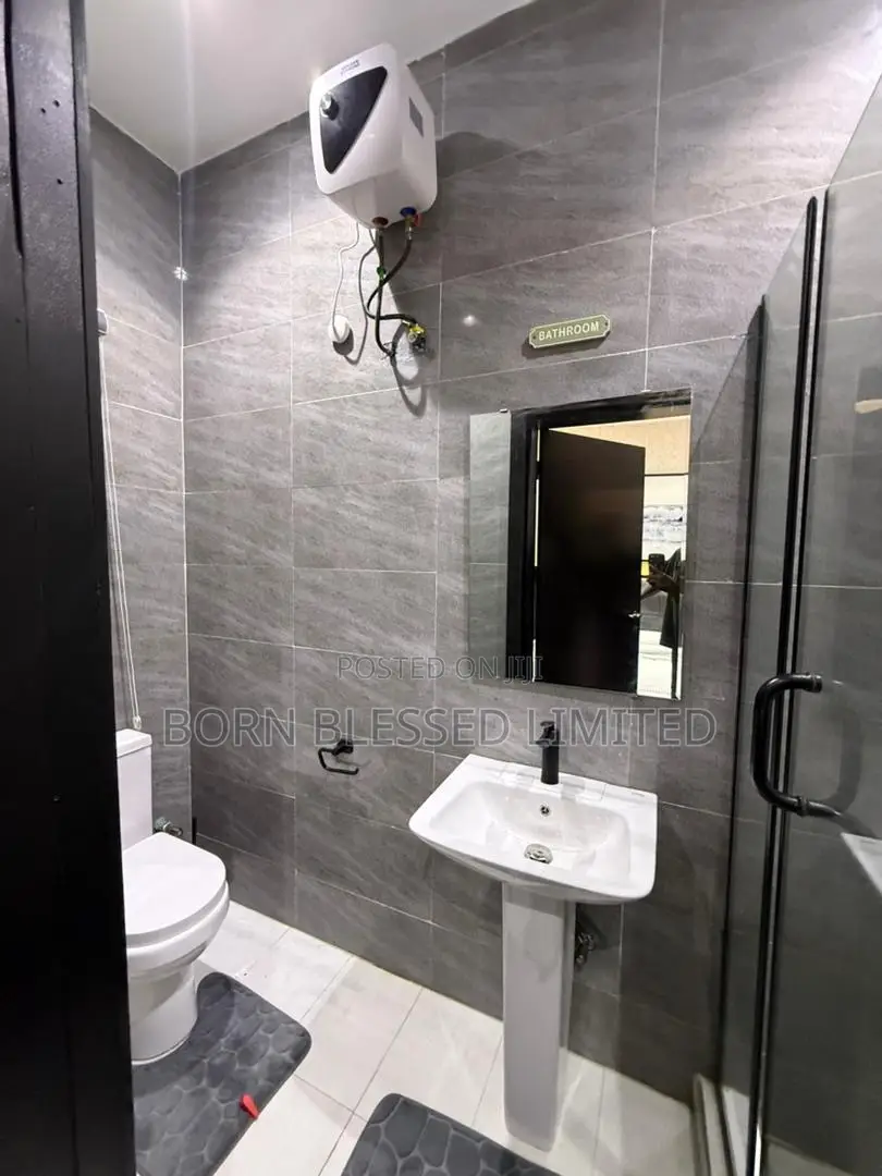 Furnished 2bdrm Block of Flats in Lekki Phase 1 for rent in Lekki Phase 1