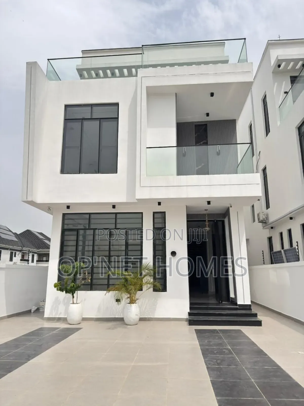 5bdrm Duplex in Lekki Expressway for sale in Lekki Expressway