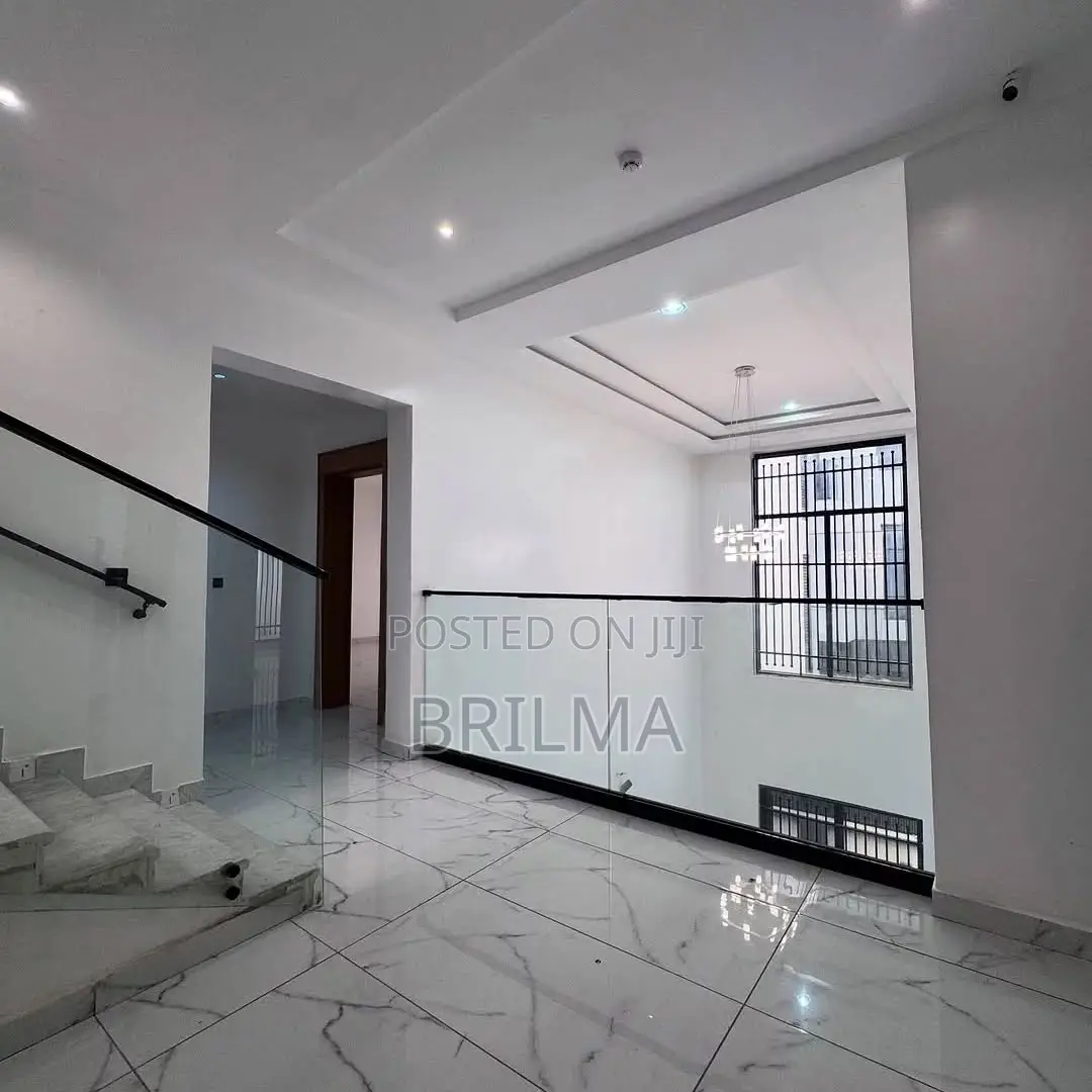 6bdrm Duplex in Guzape District for sale in Guzape District