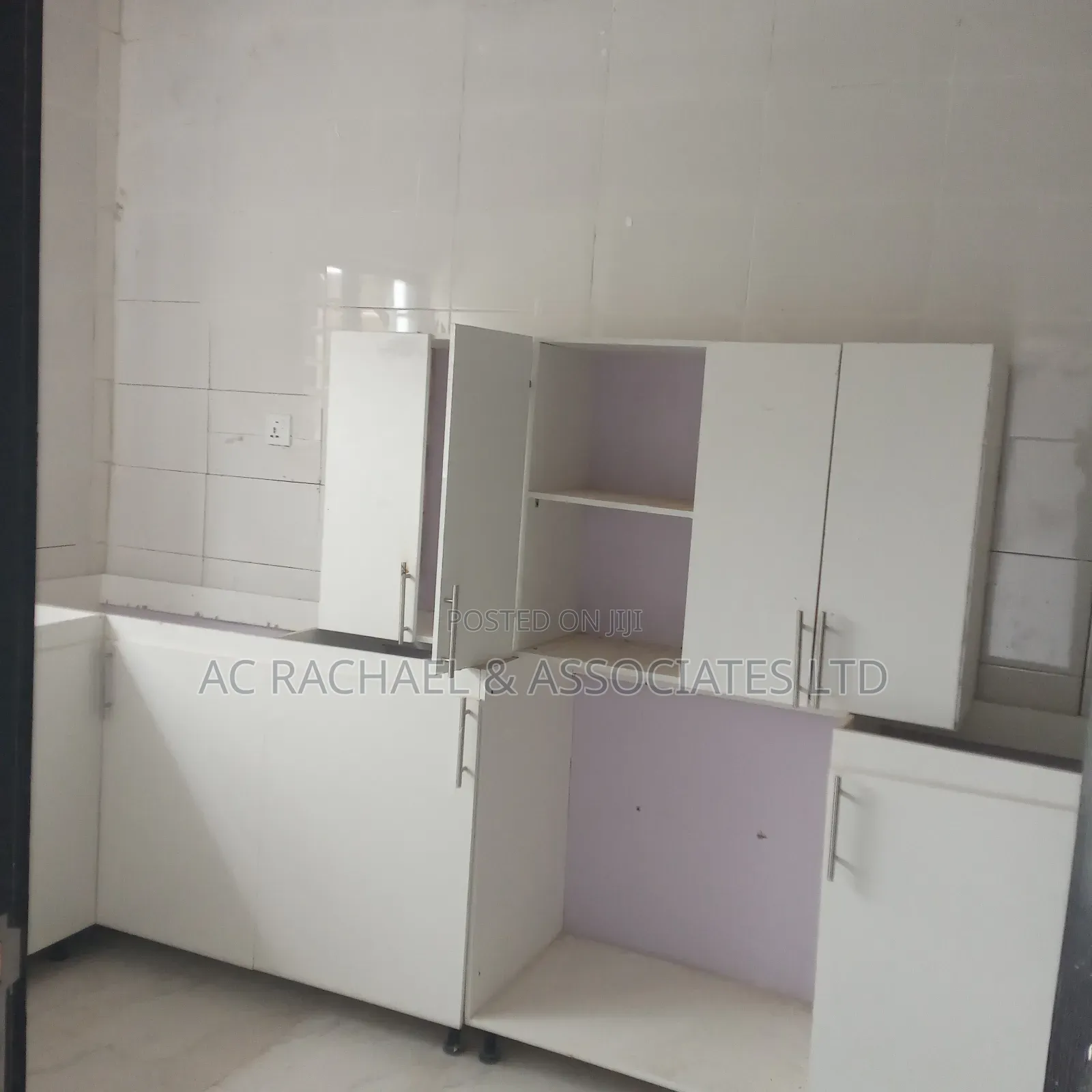 3bdrm Block of Flats in Ago Palace Way Okota for sale in Ago Palace