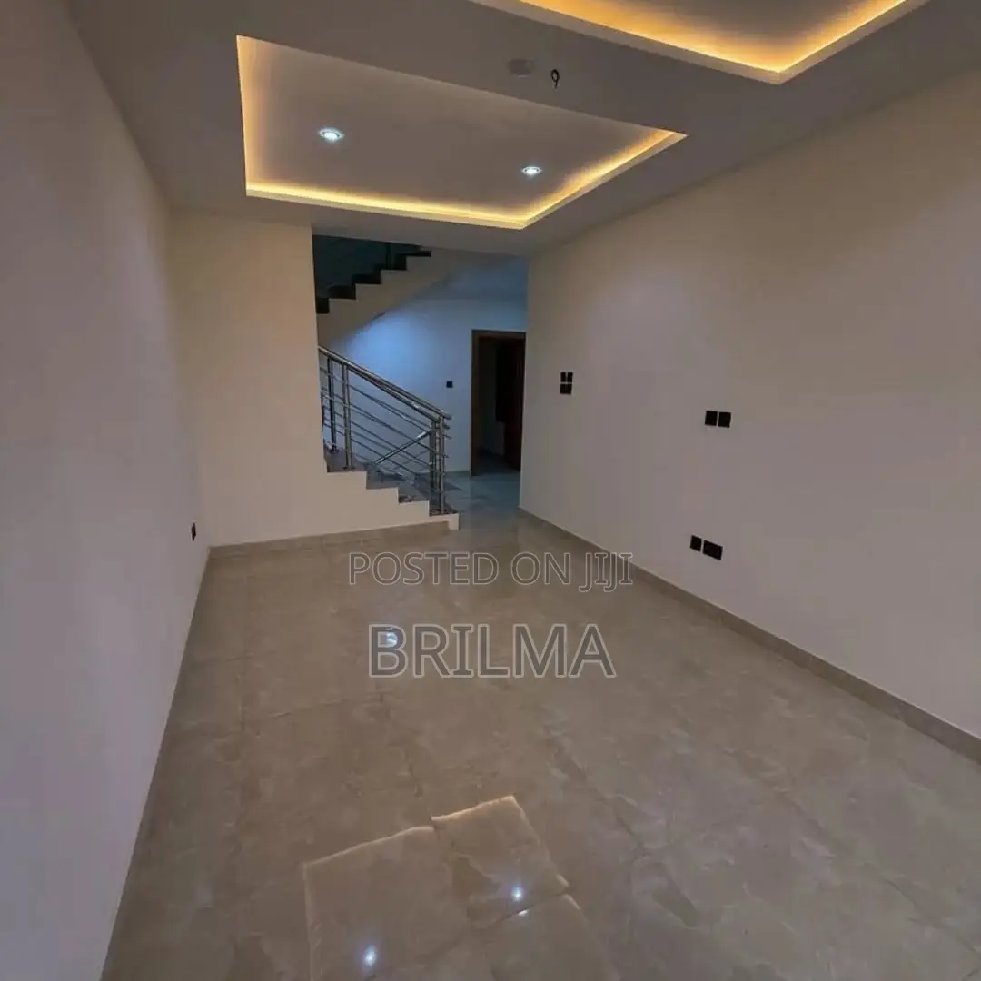 4bdrm Duplex in Jahi for sale in Jahi