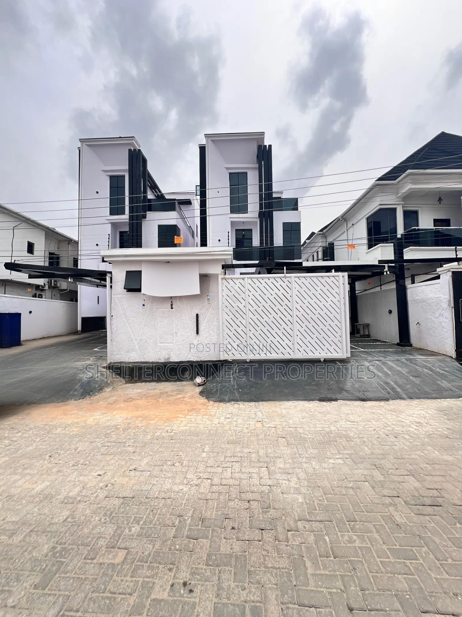 5bdrm Duplex in Lekki for sale in Lekki