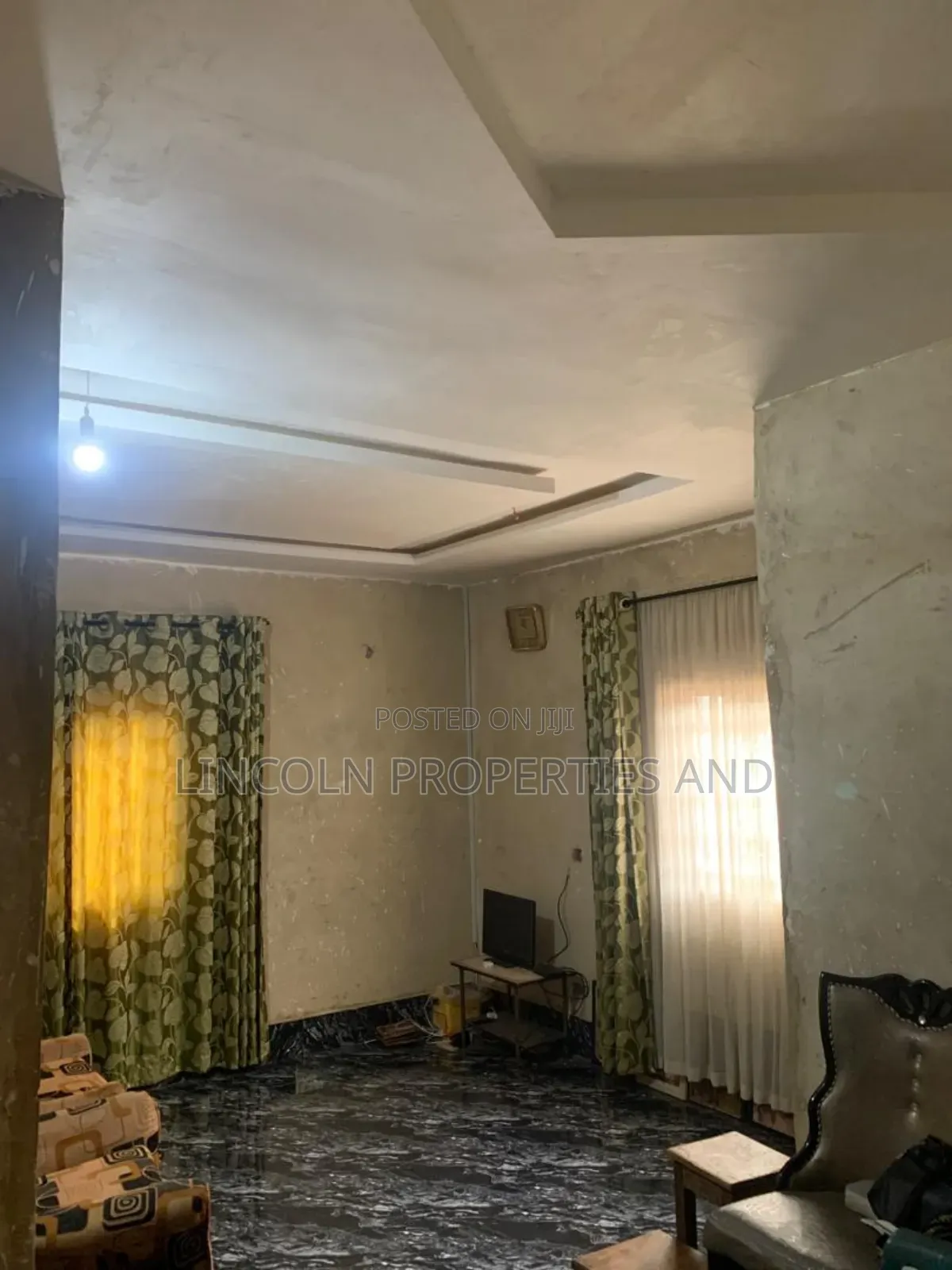 3bdrm Bungalow in Stadium Road Uyo for sale in Uyo