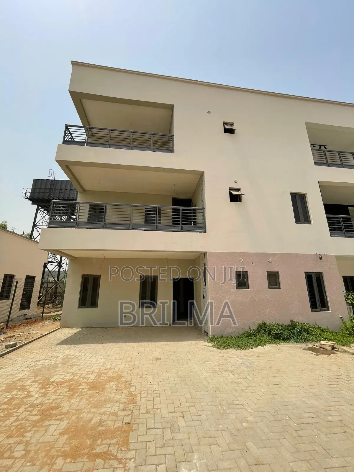 5bdrm Duplex in Kado for sale in Kado