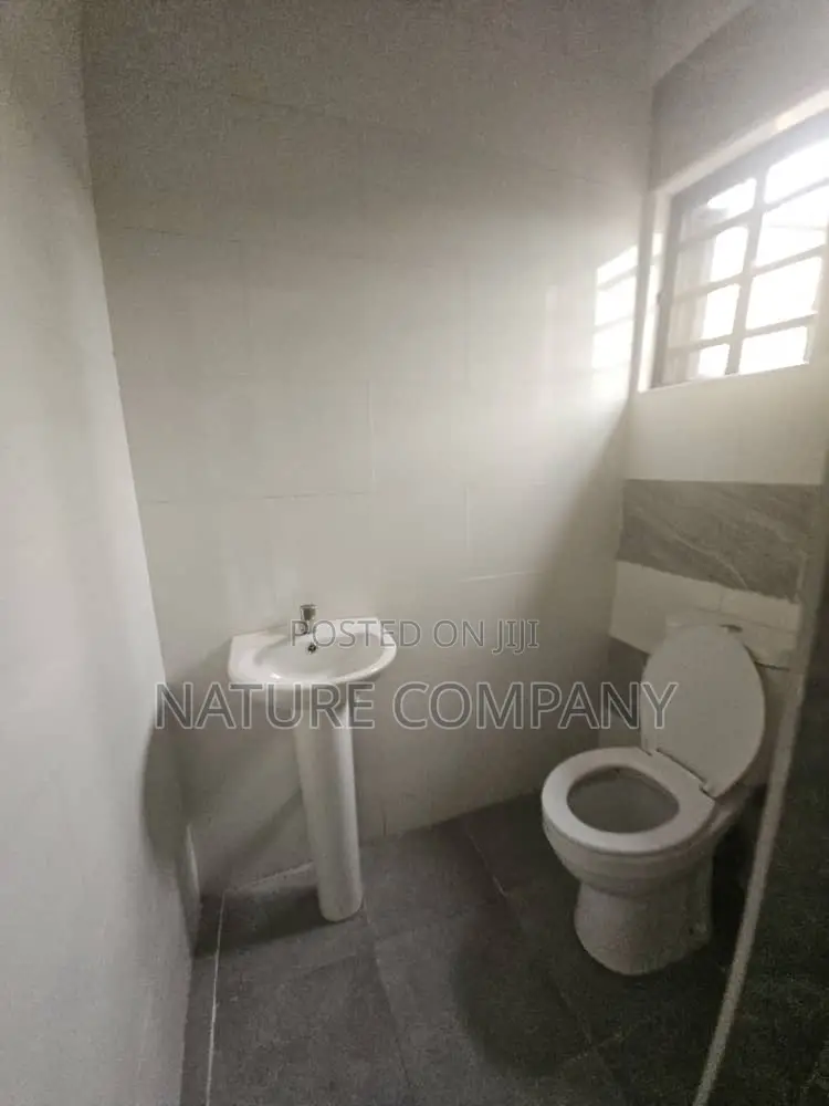 4bdrm Duplex in Magodo Isheri for sale in Magodo Isheri