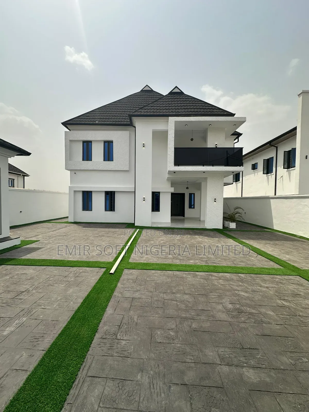 4bdrm Duplex in Oluyole Estate for sale in Oluyole Estate