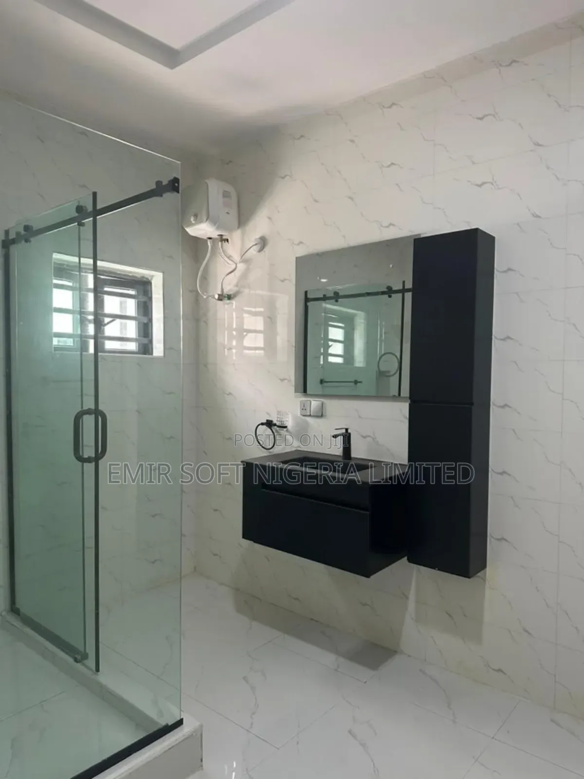 4bdrm Duplex in Oluyole Estate for sale in Oluyole Estate