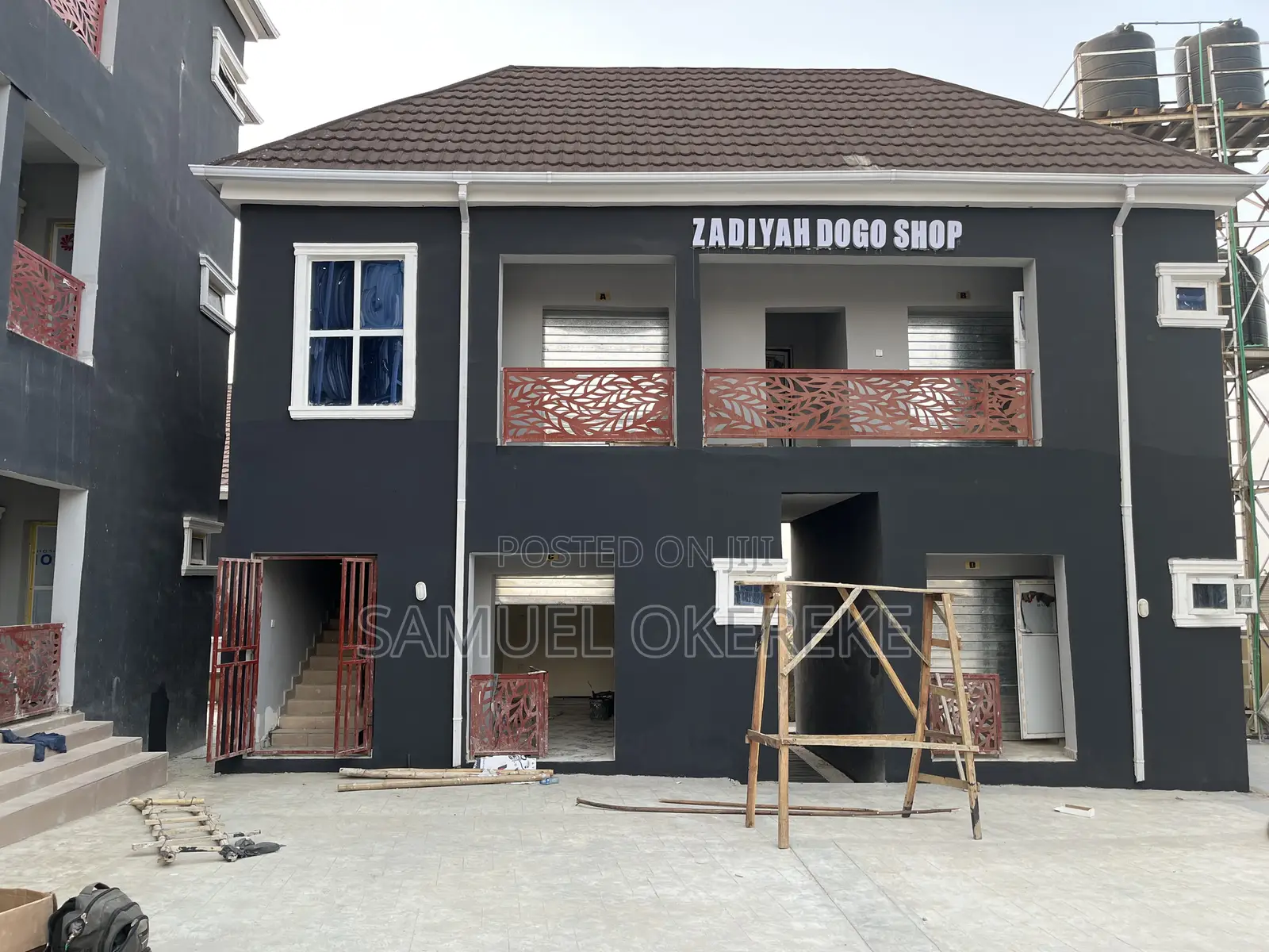 Shop for Rent (3.6m X 4m) Personal Toilet 100+ Resident Customers in Mpape