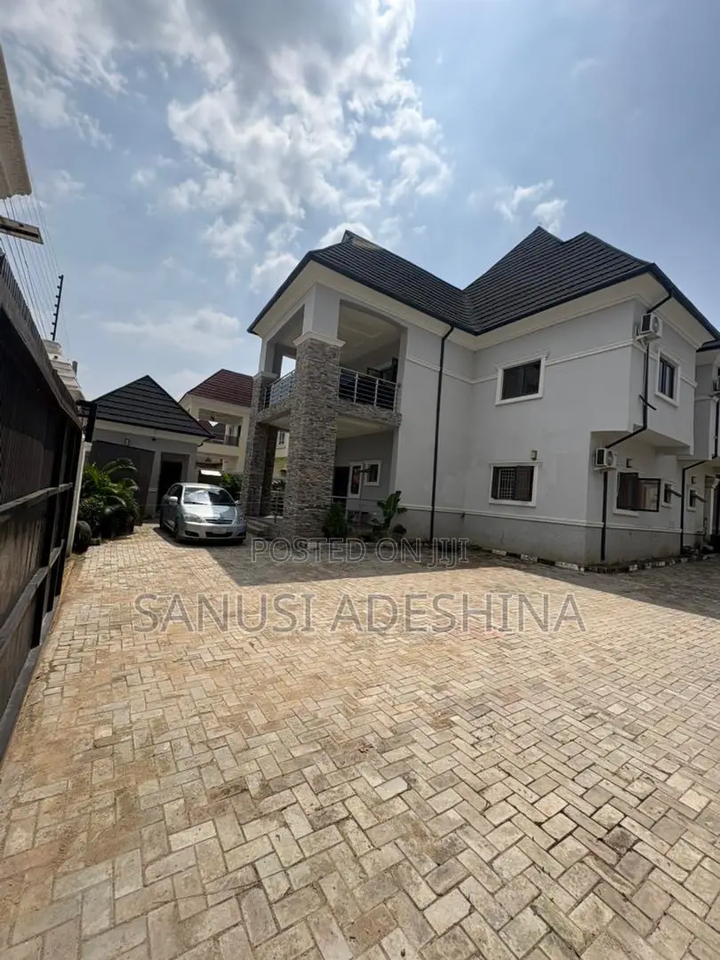 4bdrm Duplex in Gwarimpa Estate By, Gwarinpa for sale in Gwarinpa