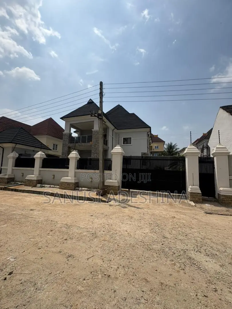 4bdrm Duplex in Gwarimpa Estate By, Gwarinpa for sale in Gwarinpa