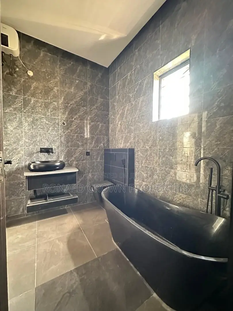 4bdrm Duplex in Ado / Ajah for sale in Ado / Ajah