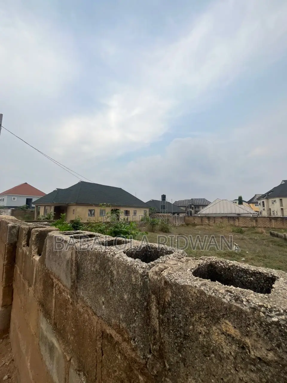 A Fenced and Gated Residential Plot Measuring 500sqm in Akala Express