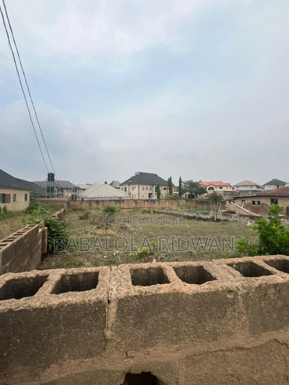 A Fenced and Gated Residential Plot Measuring 500sqm in Akala Express