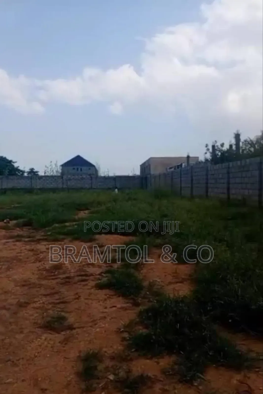 1000sqm For Six Units Of 3beds Block Of Flats in Kuje