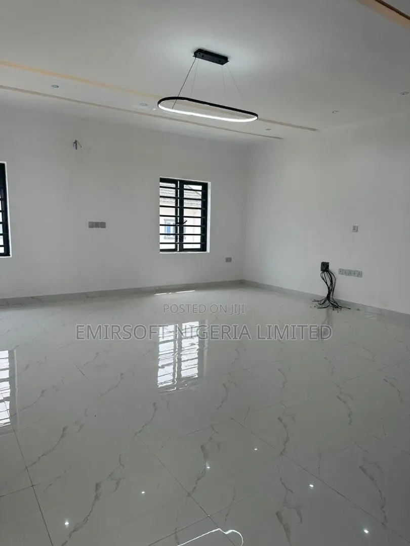 Furnished 4bdrm Duplex in Oluyole for sale in Oluyole