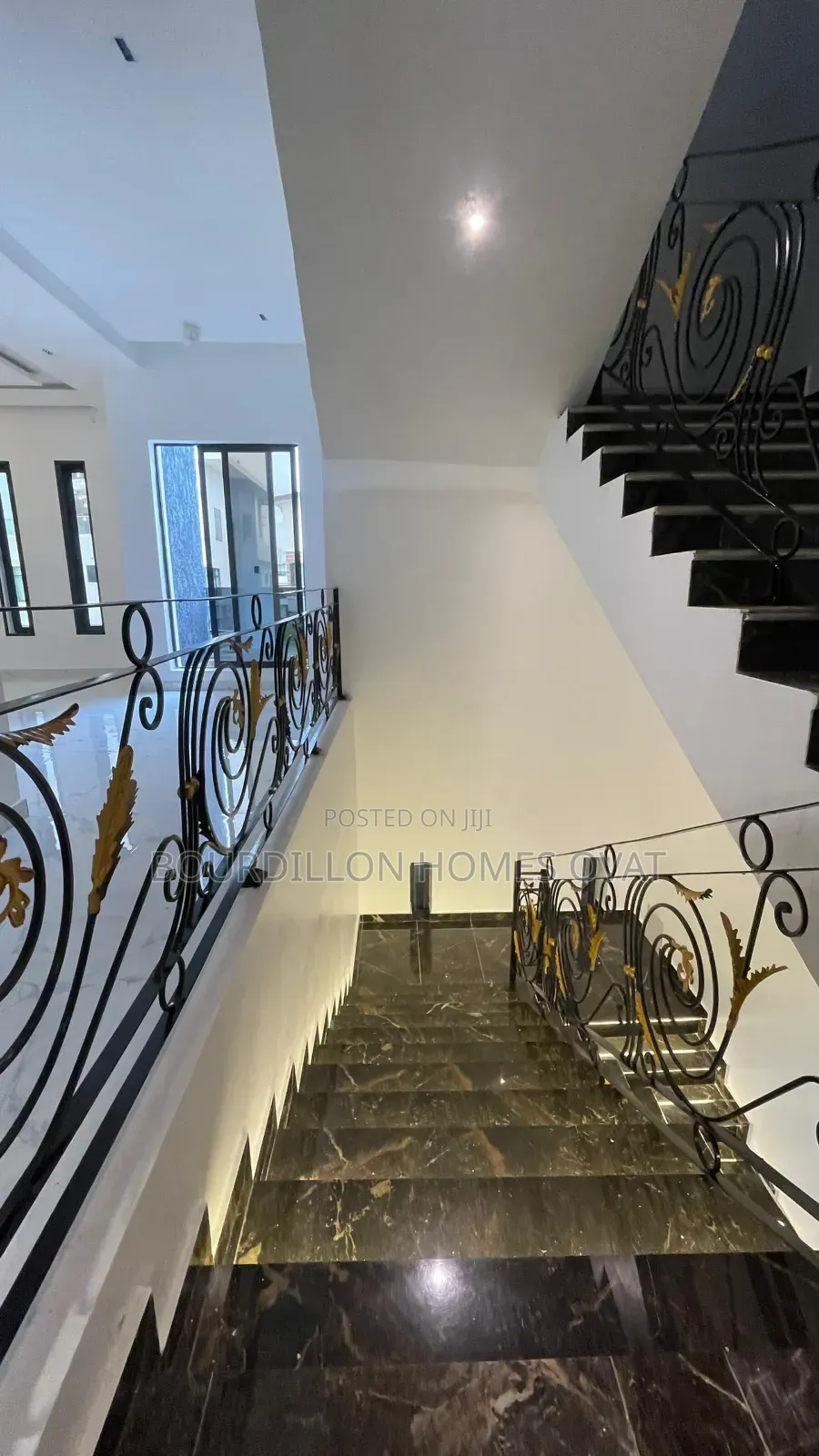 7bdrm Apartment in Pinnock Beach for sale in Lekki