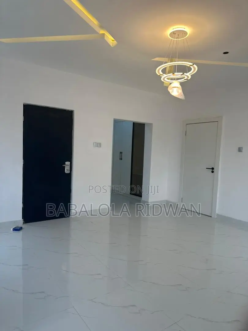 4bdrm Duplex in Oluyole for sale in Oluyole Estate