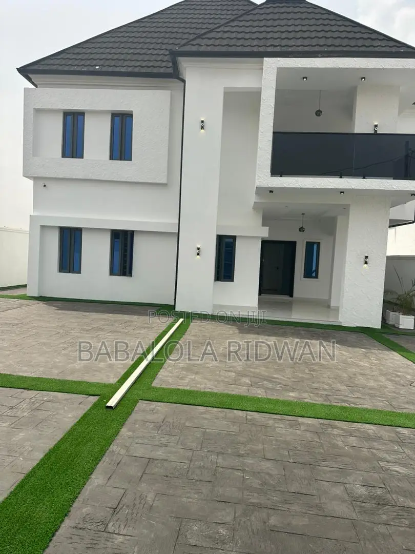 4bdrm Duplex in Oluyole for sale in Oluyole Estate