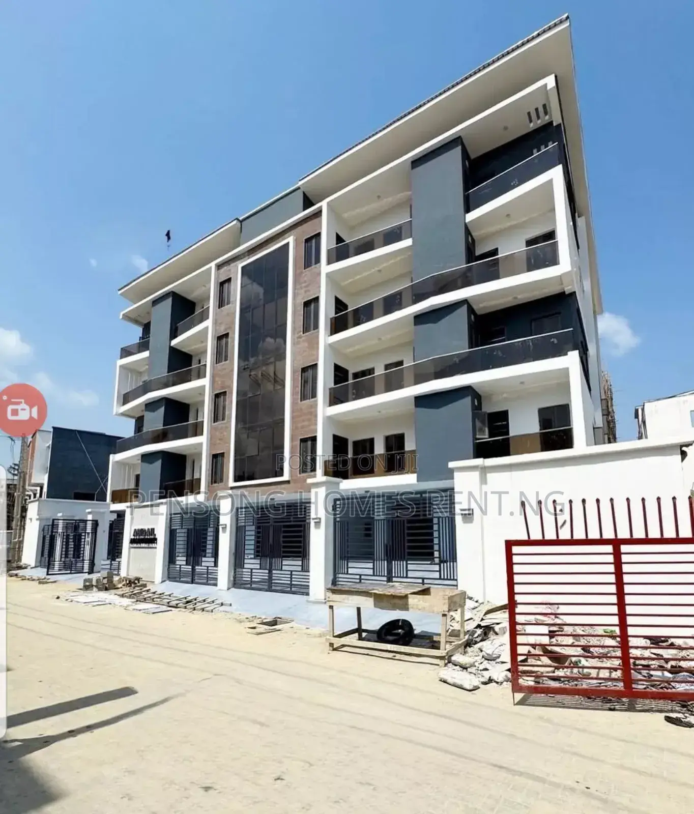 4bdrm Apartment in Lekki Phase 1 for rent in Lekki Expressway