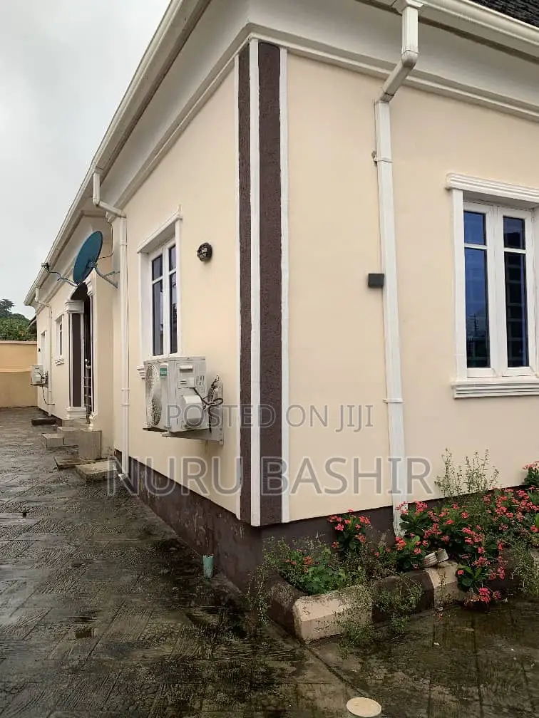 Furnished 4bdrm Bungalow in Kings And Queens, Akala Express for sale in Akala Express