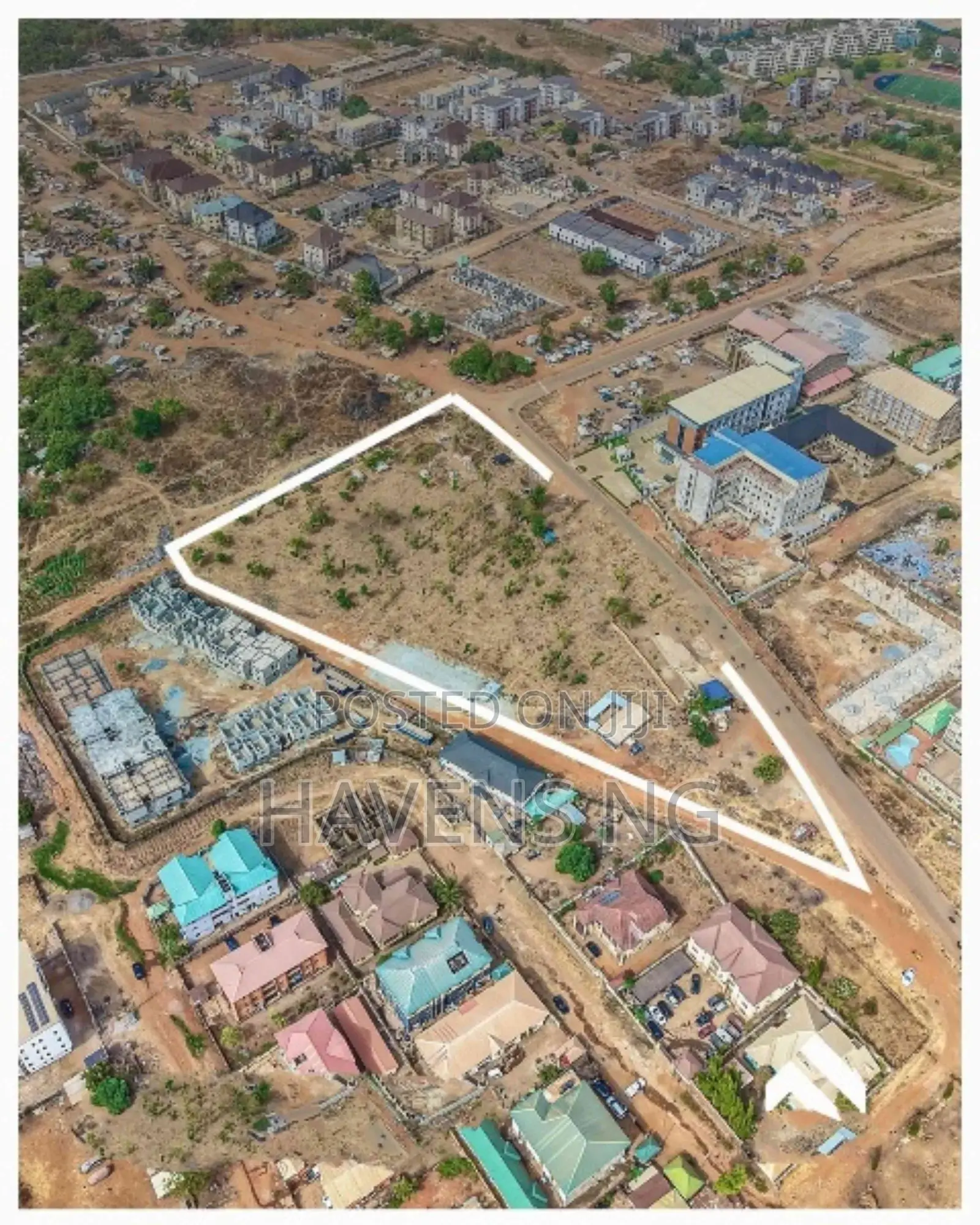 Durumi • 1.1 Hectares (11,000 Sqm) in Durumi