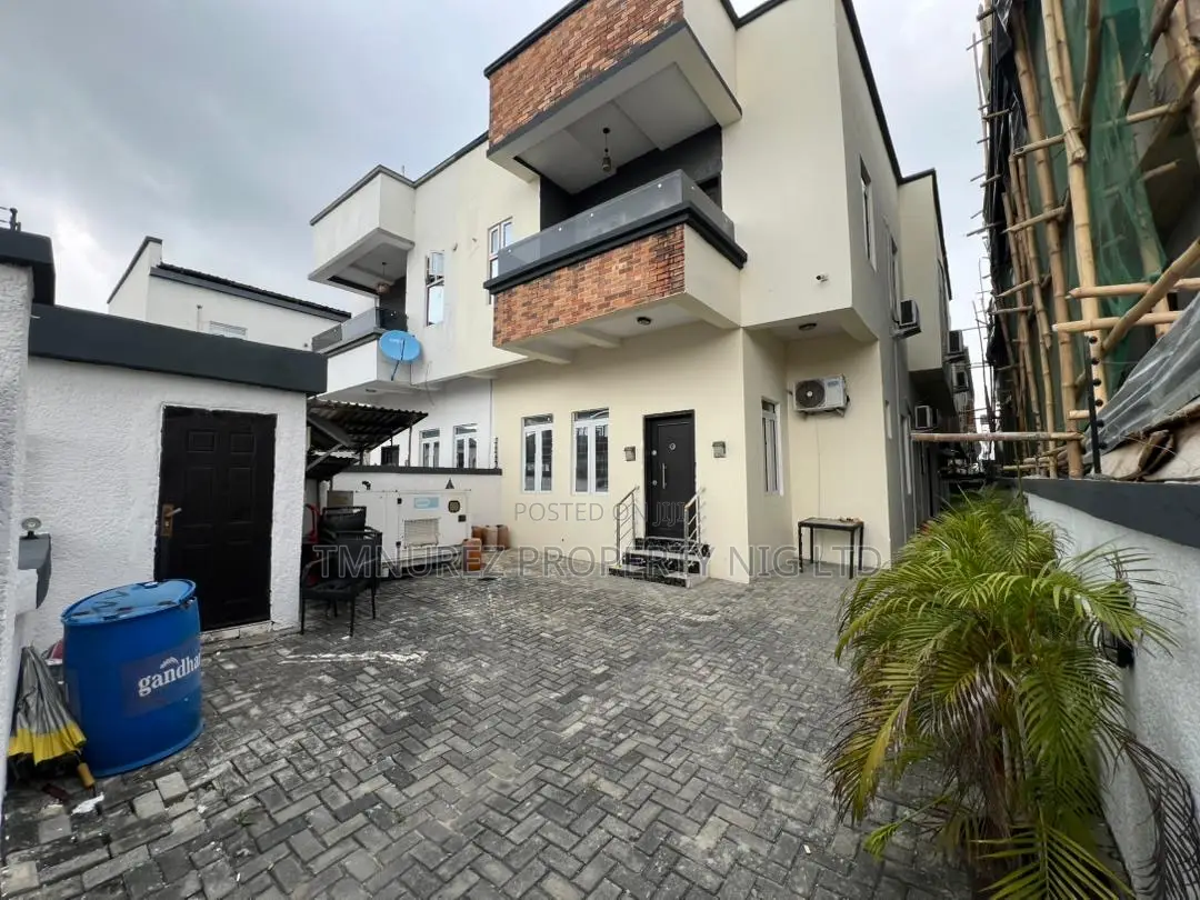 Furnished 4bdrm Duplex in Ikota for rent in Ikota