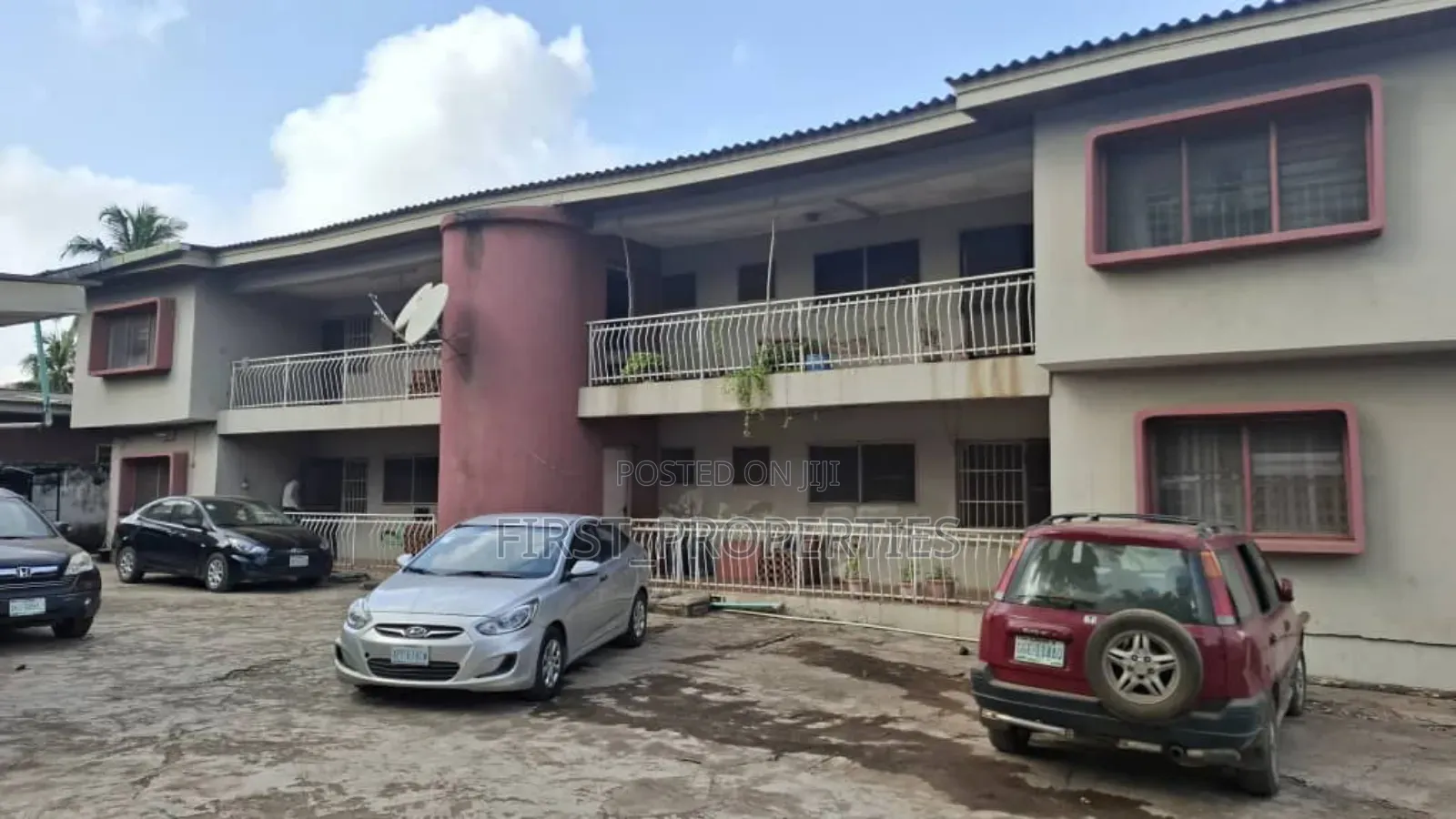3bdrm Block of Flats in Osoba Closed Idi, Oluyole Estate for sale in Oluyole Estate