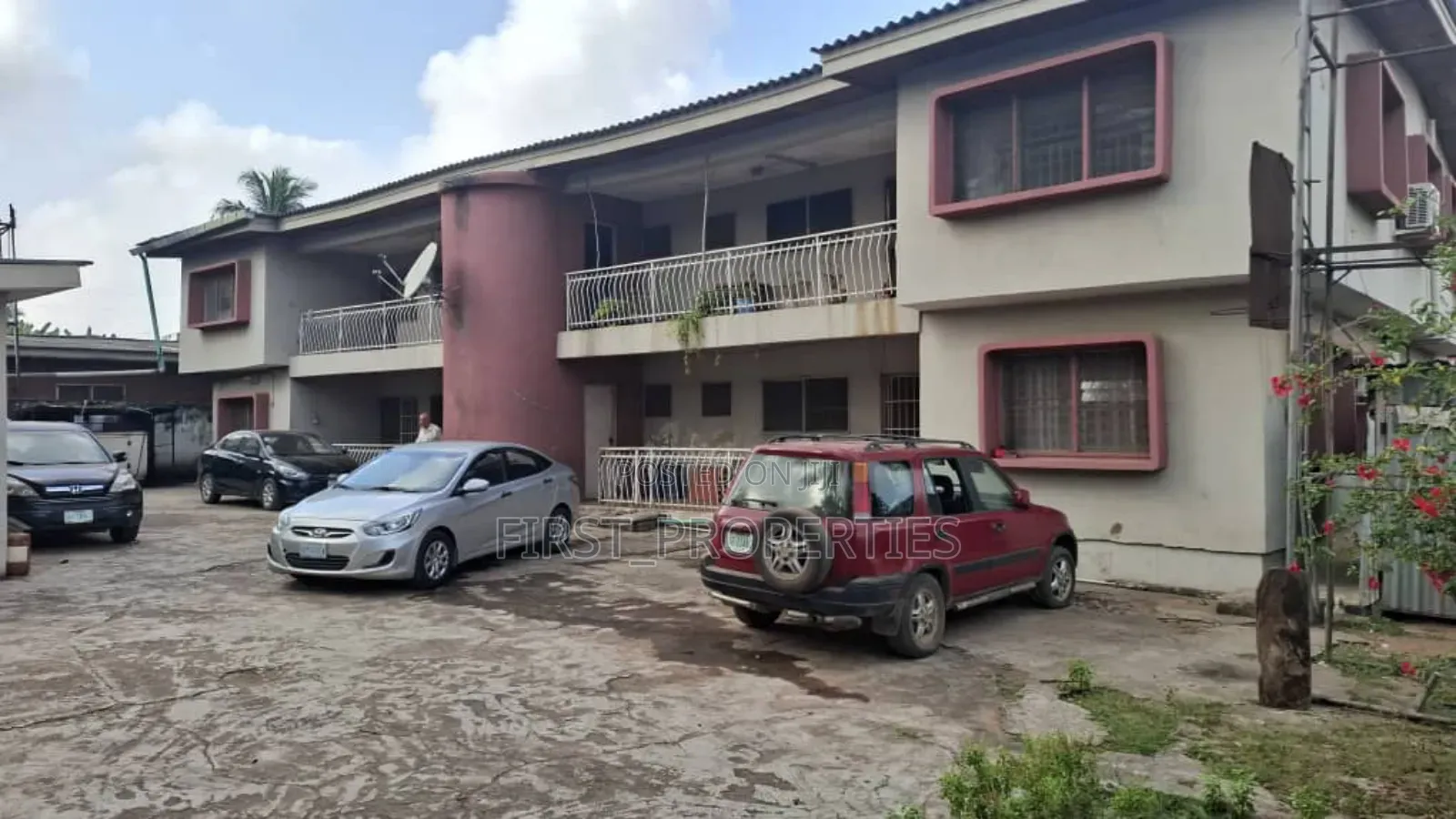 3bdrm Block of Flats in Osoba Closed Idi, Oluyole Estate for sale in Oluyole Estate