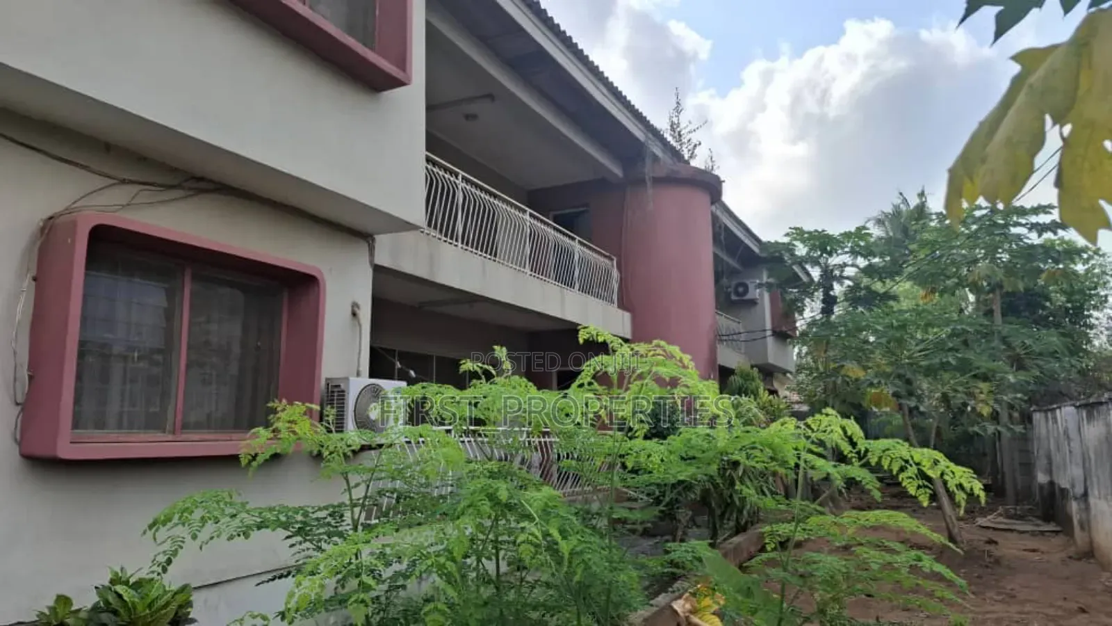 3bdrm Block of Flats in Osoba Closed Idi, Oluyole Estate for sale in Oluyole Estate