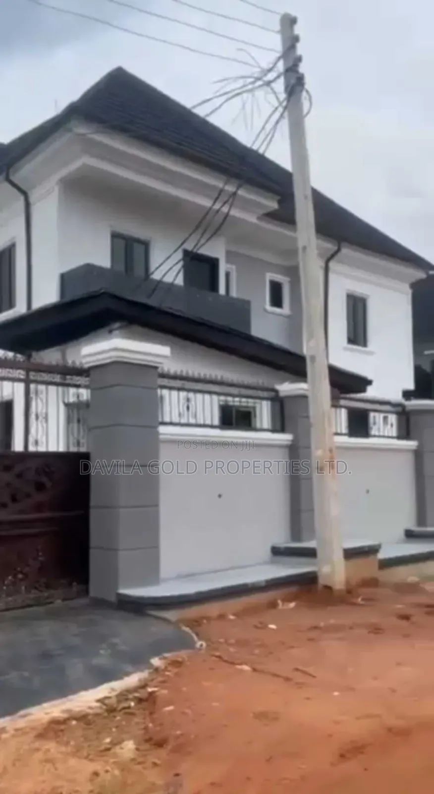 12bdrm Block of Flats in Benin City for sale in Benin City