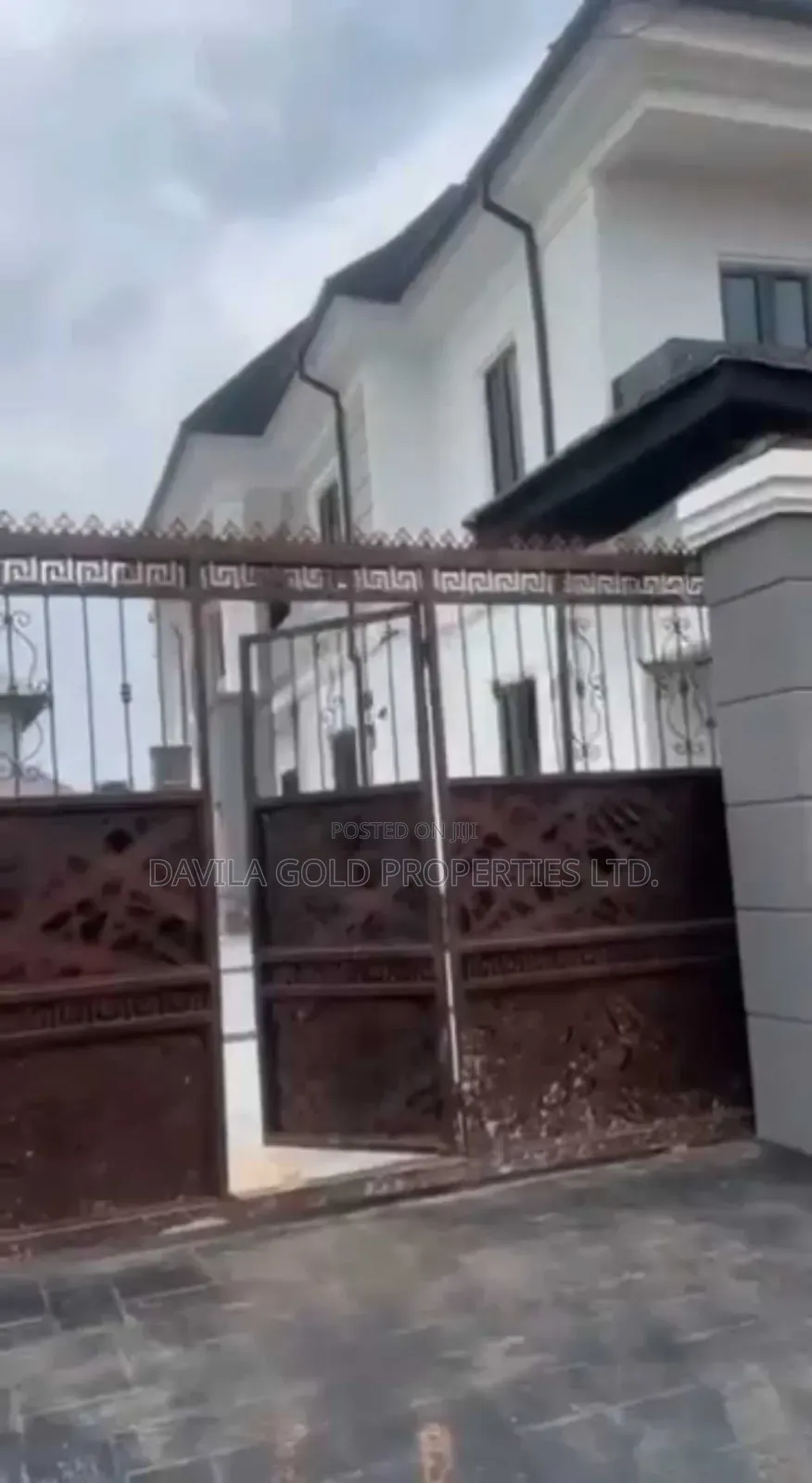 12bdrm Block of Flats in Benin City for sale in Benin City