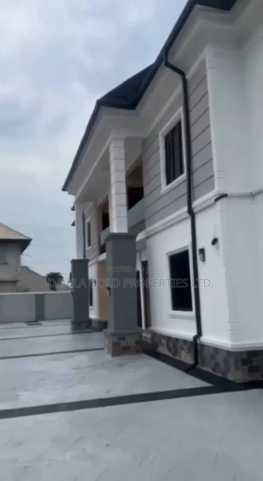 12bdrm Block of Flats in Benin City for sale in Benin City