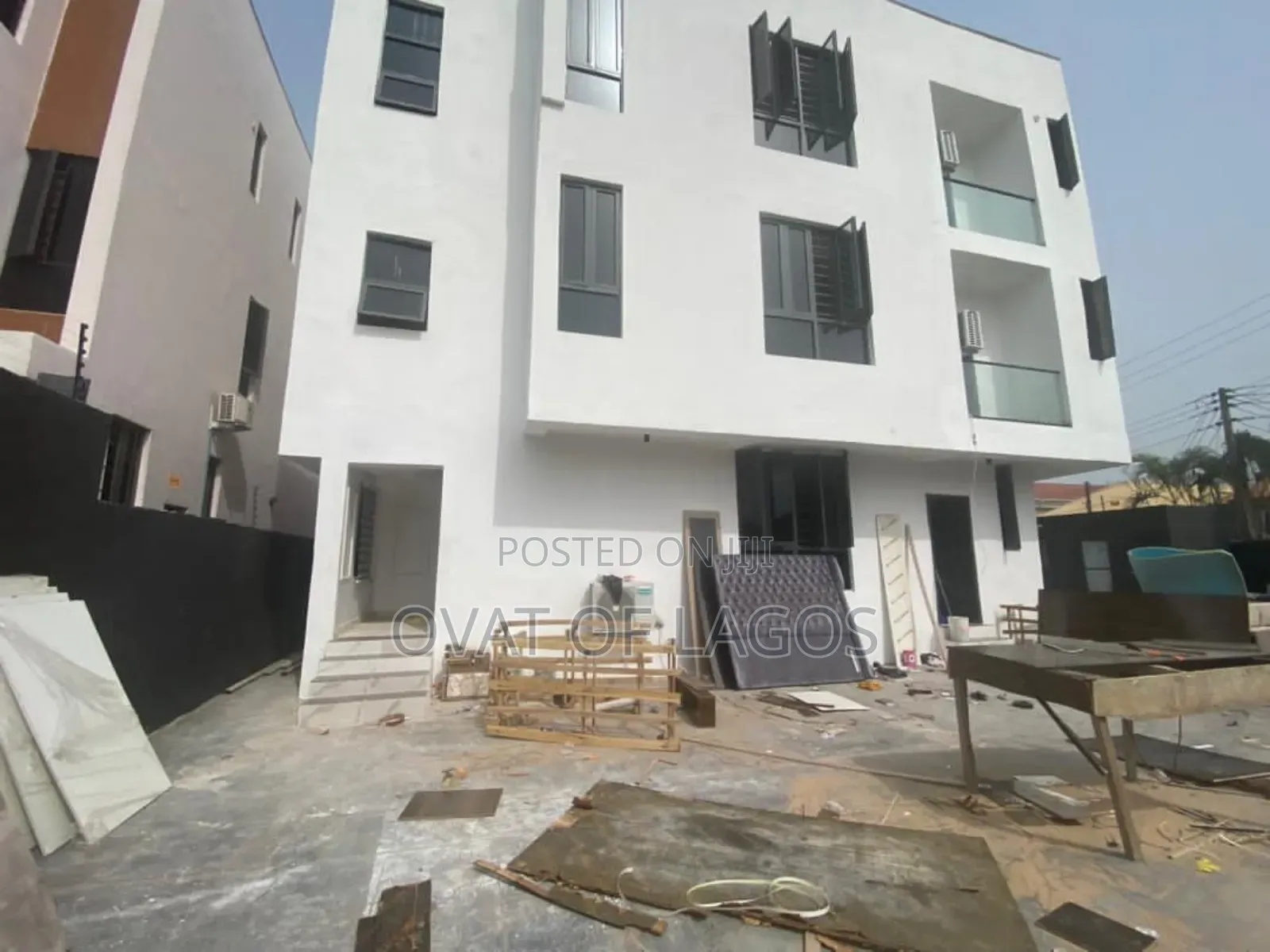 Furnished 3bdrm Apartment in Lekki Phase 1 for rent in Lekki Phase 1