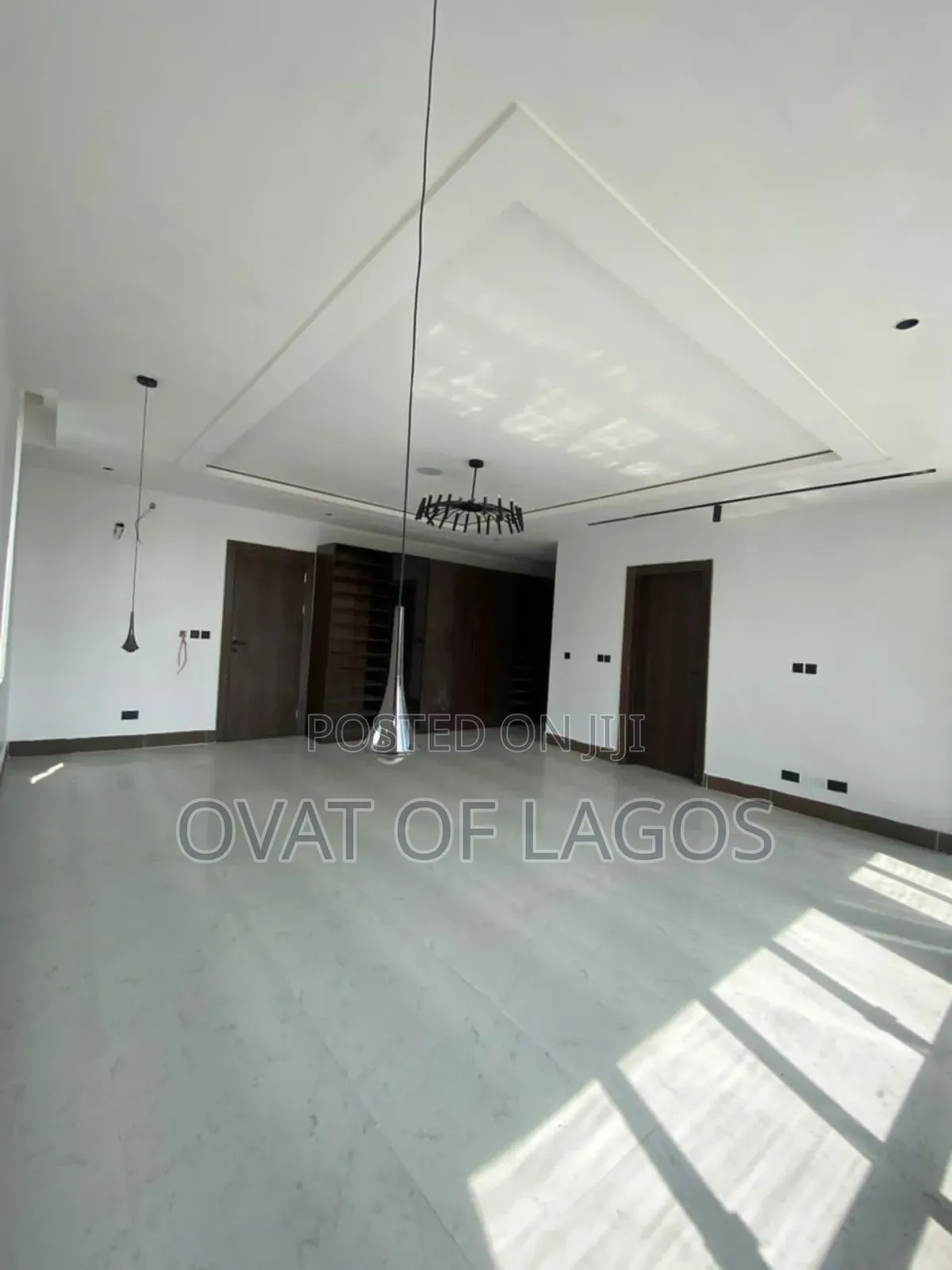 5bdrm Duplex in Lekki Phase 1 for sale in Lekki Phase 1