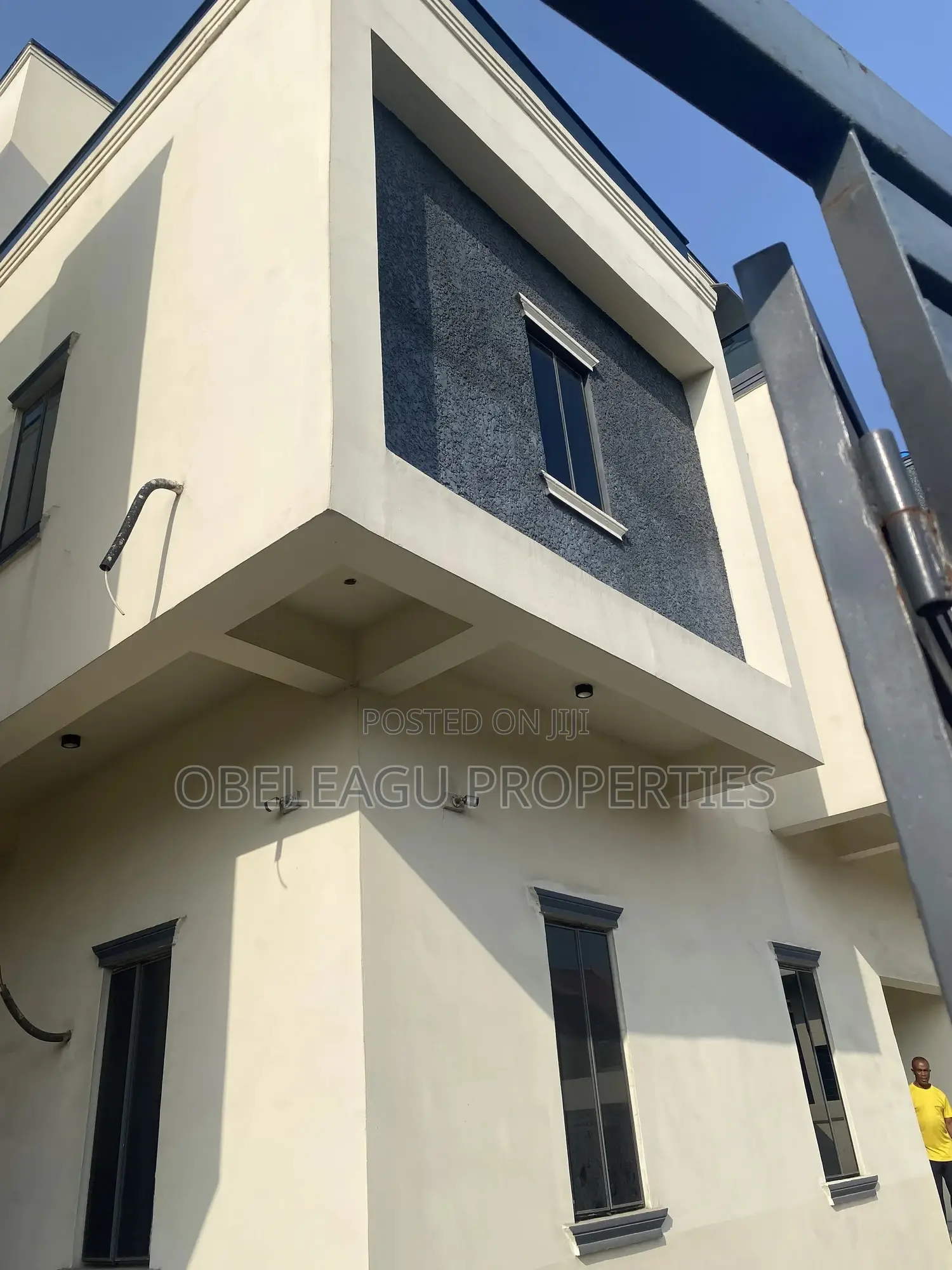 6bdrm Duplex in Apple Estate, Amuwo-Odofin for sale in Amuwo-Odofin