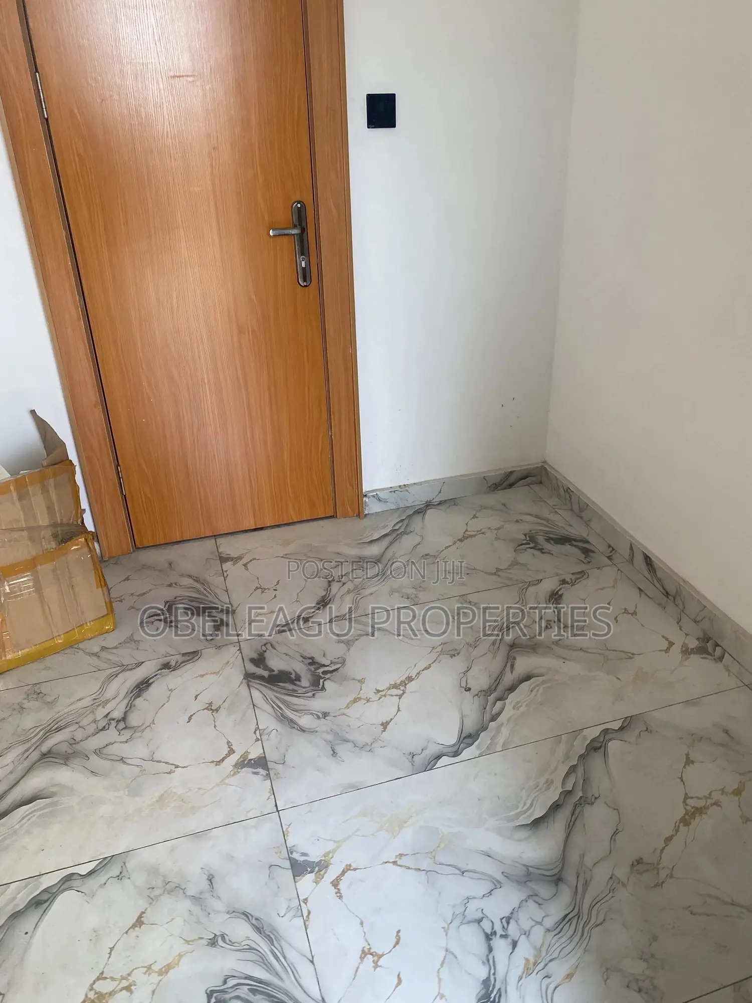 6bdrm Duplex in Apple Estate, Amuwo-Odofin for sale in Amuwo-Odofin
