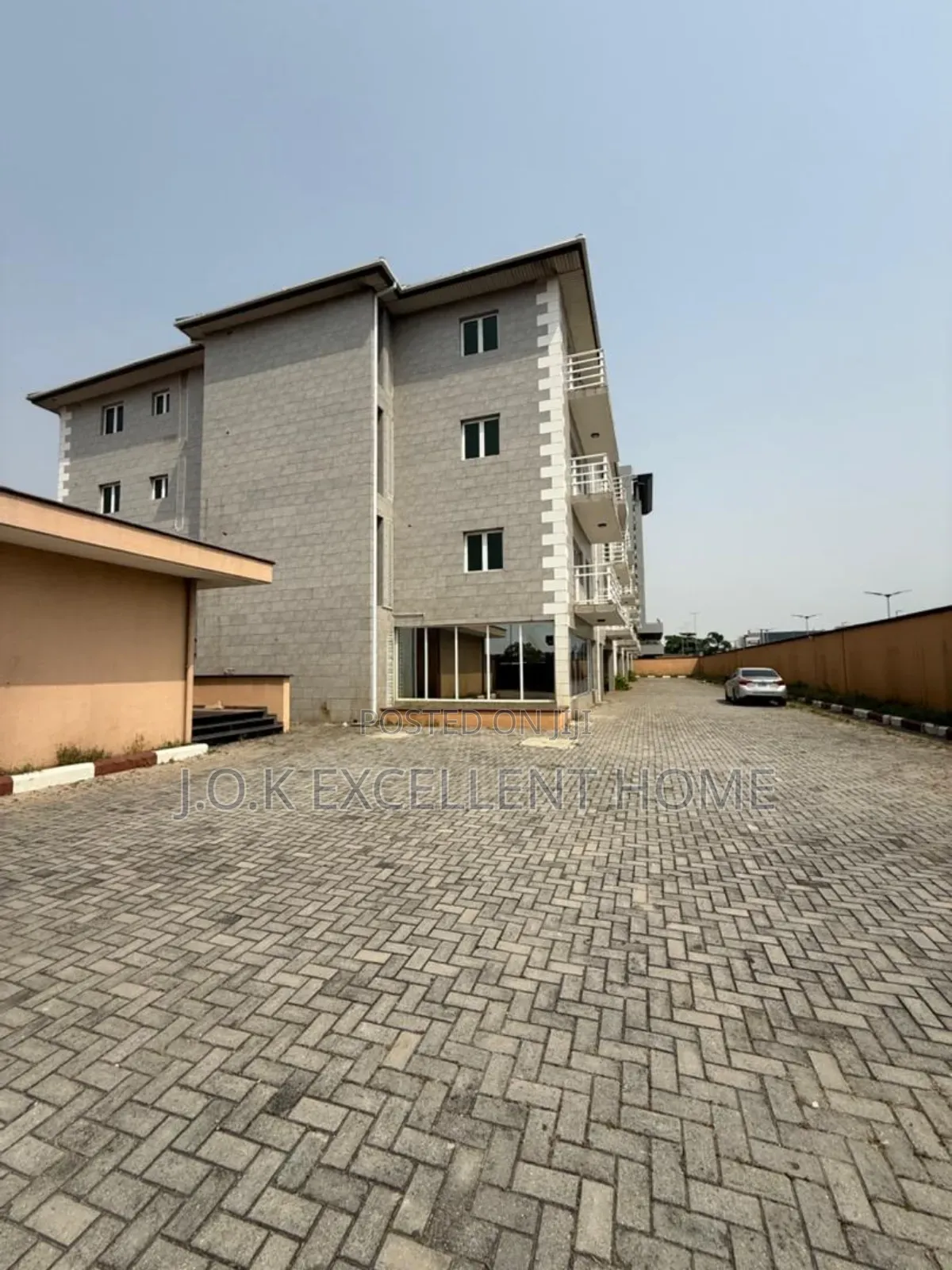 3bdrm Block of Flats in Ahmadu Bello Way for rent in Ahmadu Bello Way