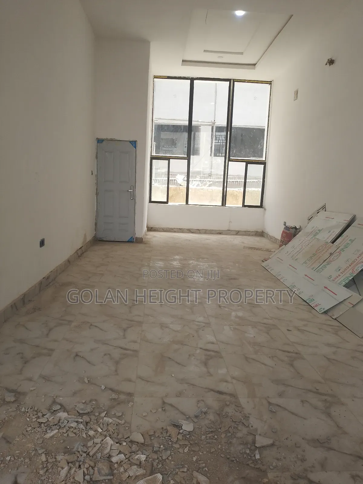 To Let Standard Shop in Life Camp