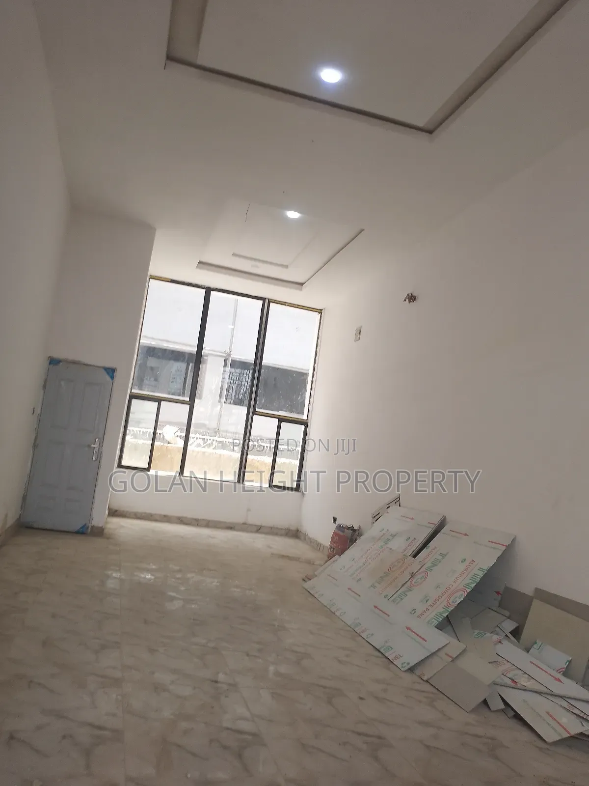 To Let Standard Shop in Life Camp
